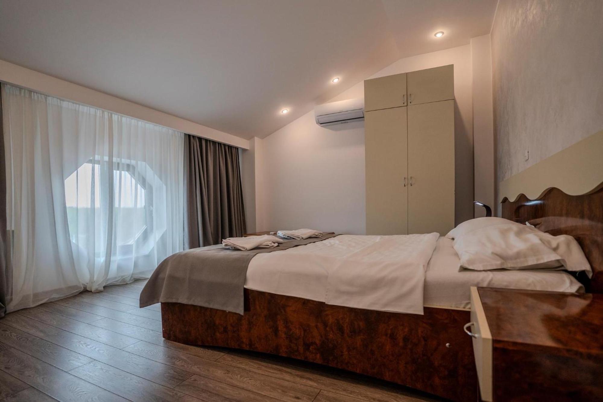 Hotel Emi Mihail Kogălniceanu 외부 사진