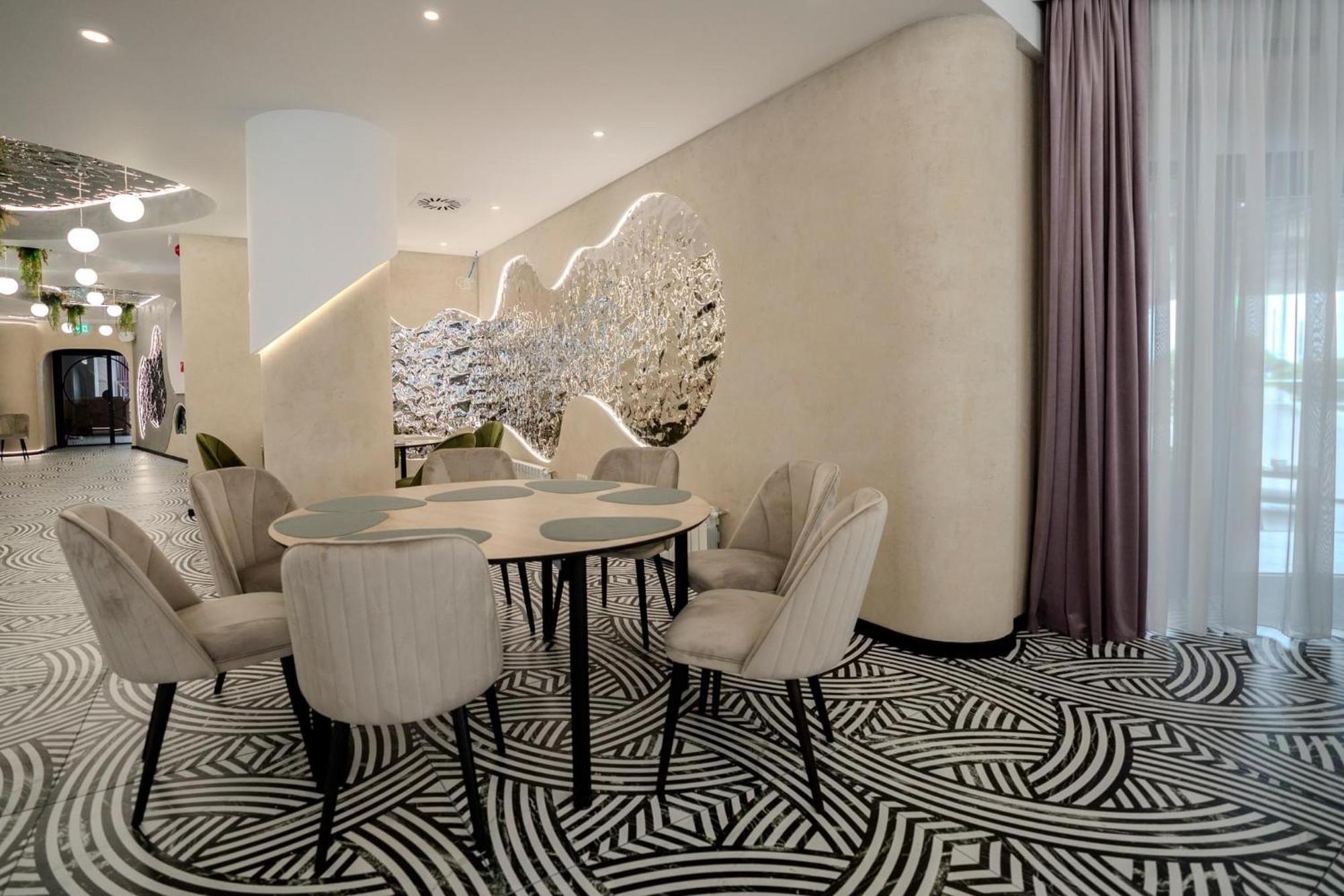 Hotel Emi Mihail Kogălniceanu 외부 사진